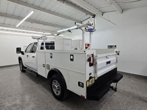 Used 2022 Chevrolet Silverado 2500 W/T w/ WT Fleet Convenience Package image 4
