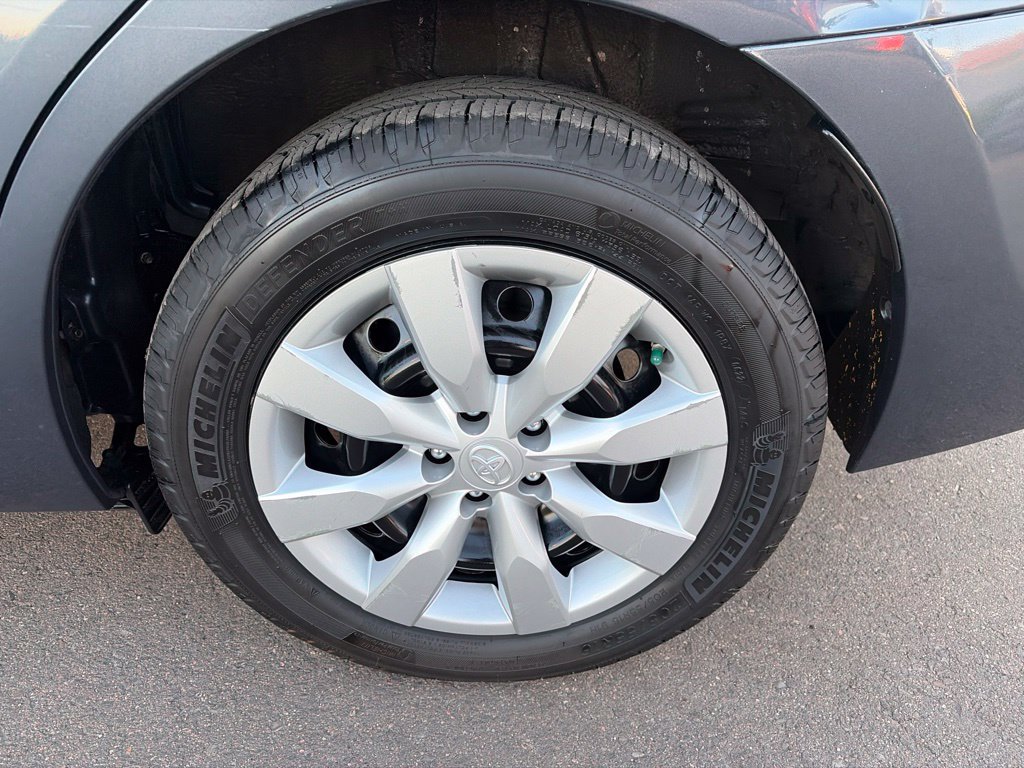 Used 2015 Toyota Corolla LE w/ Body Protection Package #1 FWD image 30