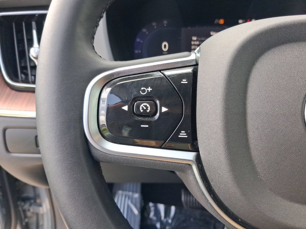 Certified 2024 Volvo XC60 T8 Plus w/ Protection Package Premier AWD/4WD image 18