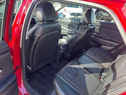 Used 2023 Hyundai Elantra Limited FWD image 15