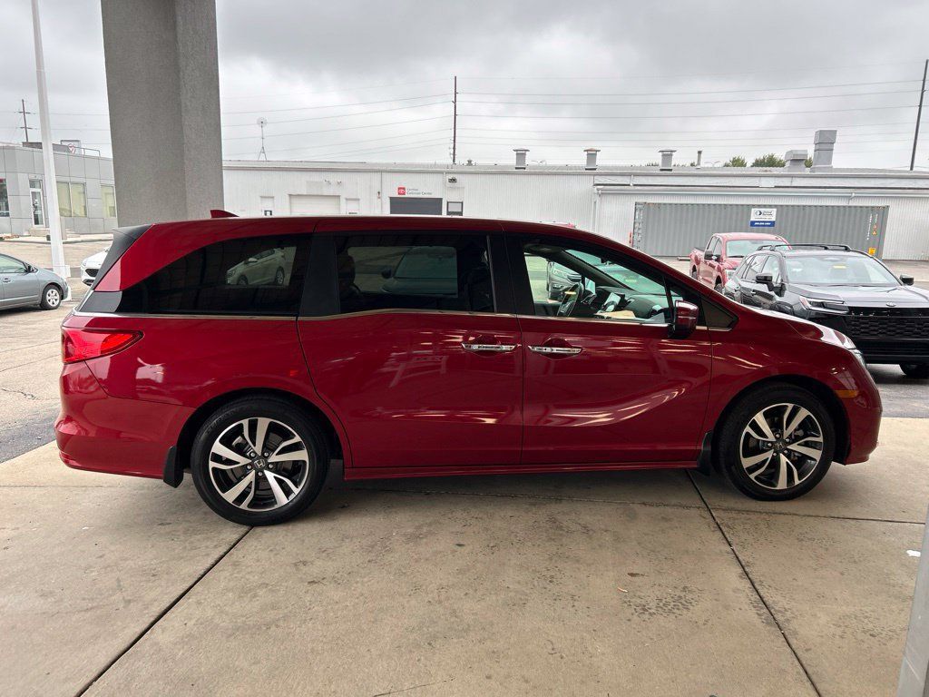 Used 2024 Honda Odyssey Touring image 4
