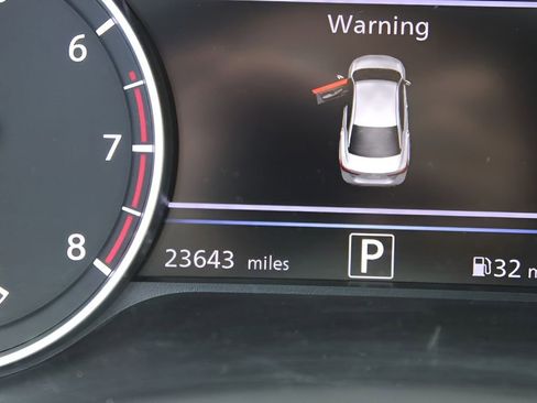 Used 2022 Nissan Sentra SV w/ SV Premium Package FWD image 12