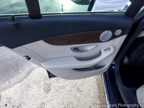Used 2019 Mercedes-Benz C 300 4MATIC Sedan image 21