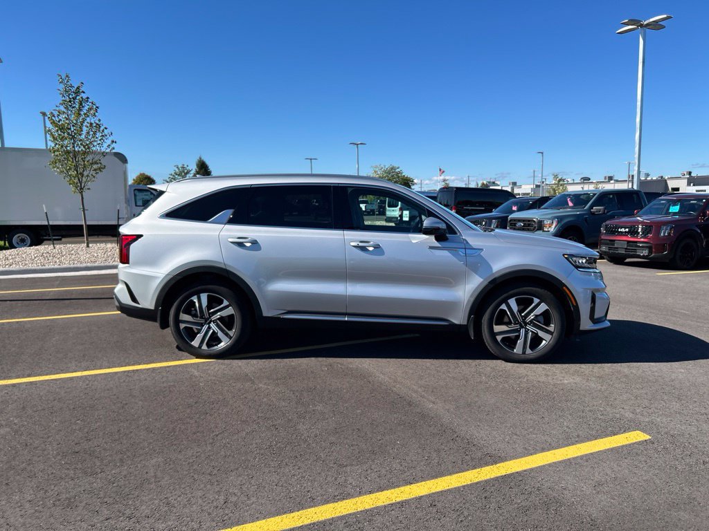 Certified 2024 Kia Sorento EX AWD/4WD image 5