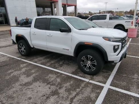 Used 2024 GMC Canyon AT4 w/ AT4 Premium Package image 4