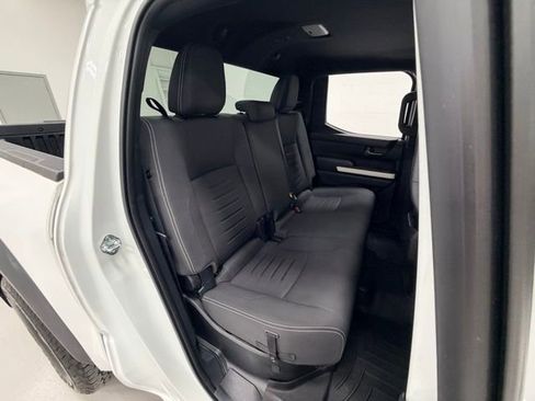 Used 2024 Toyota Tacoma TRD Off-Road image 28