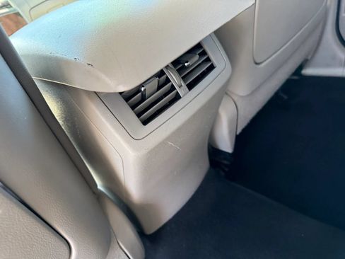 Used 2012 Toyota Venza LE FWD image 10