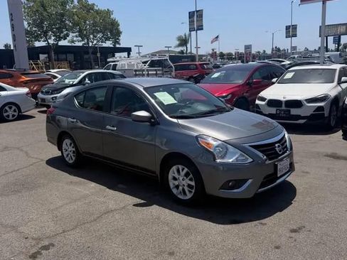 Used 2017 Nissan Versa SV w/ SV Special Edition Package FWD image 3