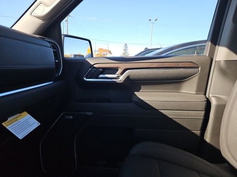 New 2026 GMC Sierra 1500 SLT image 36