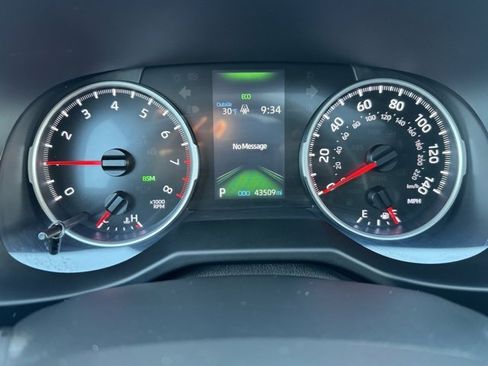 Certified 2021 Toyota RAV4 XLE w/ Convenience Package image 25