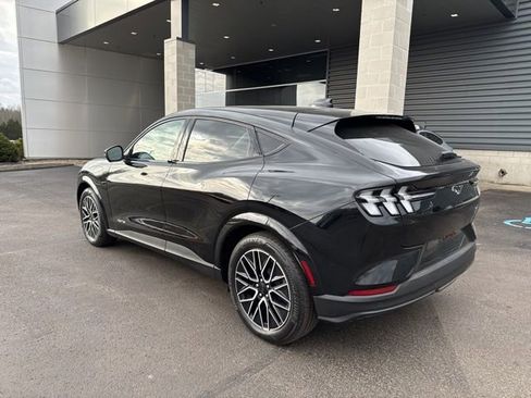 Used 2025 Ford Mustang Mach-E Premium image 5