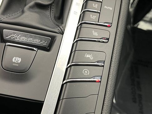 Used 2021 Porsche Macan image 20