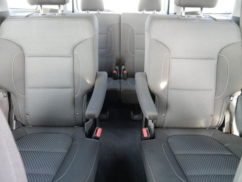 Used 2023 GMC Acadia SLE w/ Driver Convenience Package image 13