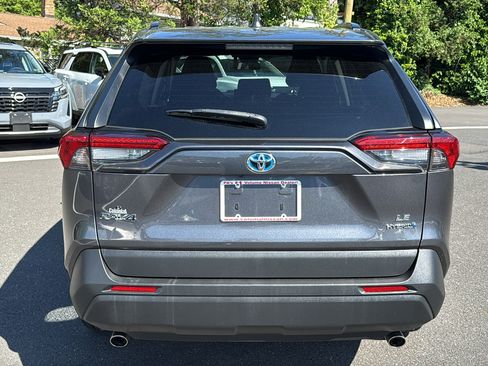 Used 2021 Toyota RAV4 LE AWD/4WD image 22
