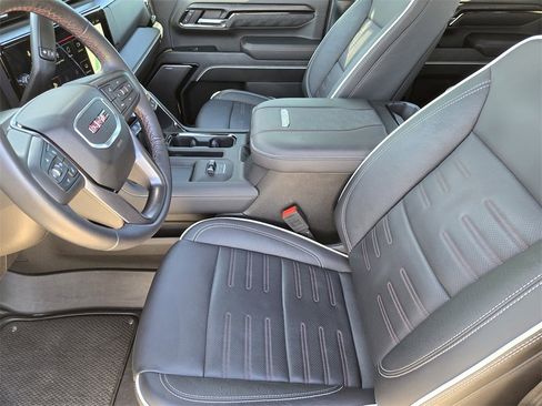 Used 2025 GMC Sierra 2500 AT4X image 18