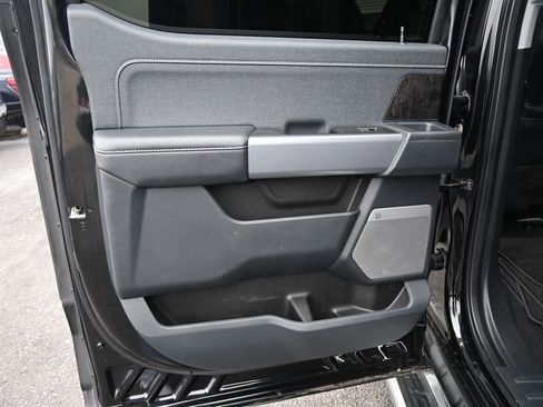 Used 2023 Ford F350 Lariat w/ Chrome Package image 37