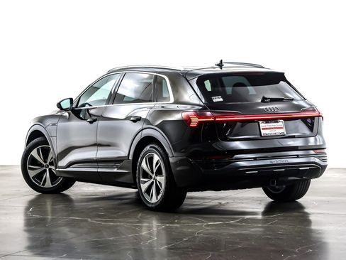 Used 2024 Audi Q8 e-tron Premium Plus image 13