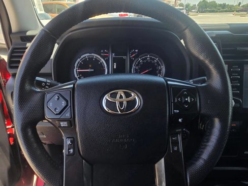 Used 2024 Toyota 4Runner TRD Off-Road Premium AWD/4WD image 33