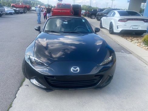 Used 2022 MAZDA MX-5 Miata Grand Touring w/ Weather Package RWD image 3