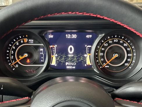 Used 2024 Jeep Gladiator Rubicon image 27