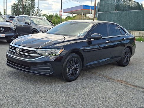 Used 2022 Volkswagen Jetta SE FWD image 3