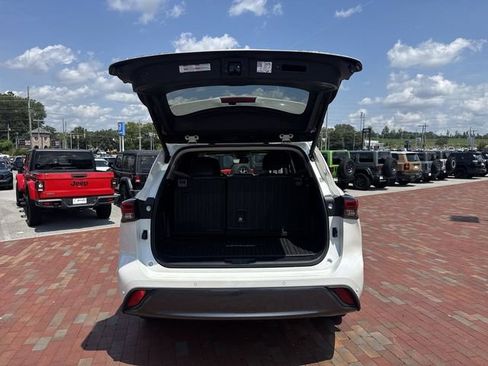 Used 2021 Toyota Highlander Limited AWD/4WD image 29
