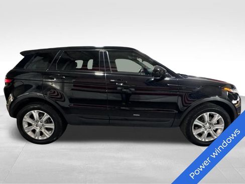 Used 2018 Land Rover Range Rover Evoque SE image 4