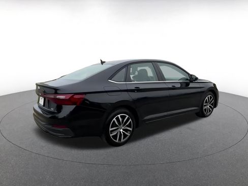 Used 2025 Volkswagen Jetta SE image 15