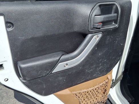 Used 2011 Jeep Wrangler Unlimited Rubicon w/ Trailer Tow Group AWD/4WD image 12