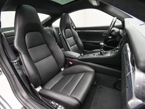 Used 2017 Porsche 911 Carrera S image 14