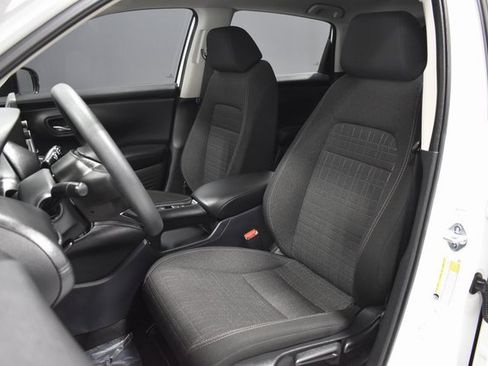 Used 2025 Honda HR-V LX image 5