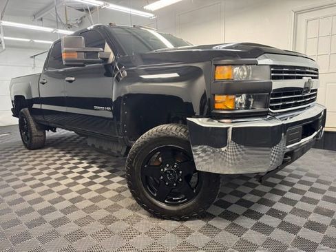 Used 2019 Chevrolet Silverado 2500 W/T w/ WT Convenience Package AWD/4WD image 1