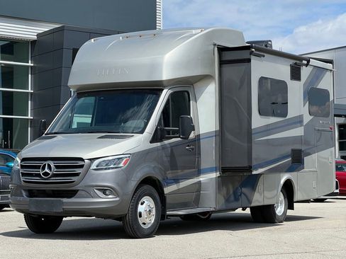 Used 2020 Mercedes-Benz Sprinter 3500 image 2