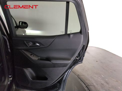 Used 2025 Chevrolet Equinox LT image 33