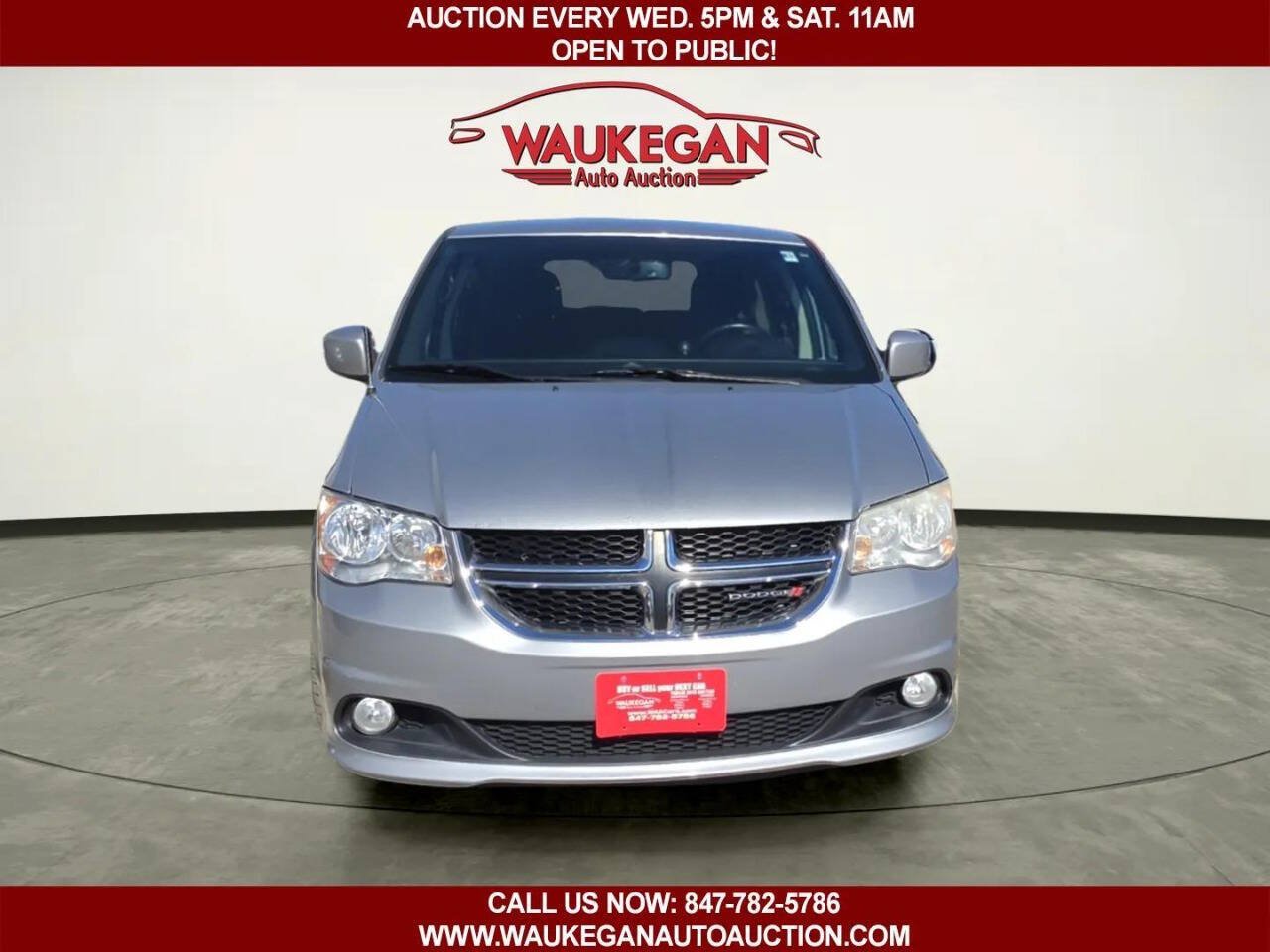 Used 2014 Dodge Grand Caravan SE FWD image 2