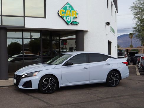 Used 2023 Nissan Altima 2.5 SR image 7