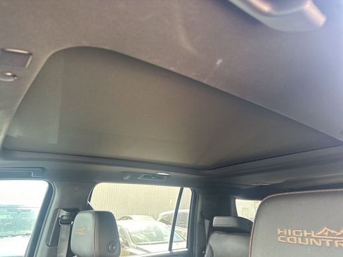 Used 2021 Chevrolet Suburban High Country image 8