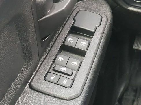 Certified 2025 RAM 2500 Tradesman w/ Chrome Appearance Group AWD/4WD image 26