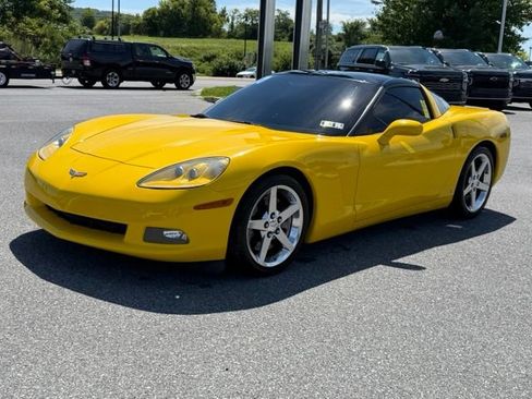 Used 2007 Chevrolet Corvette Coupe w/ Preferred Equipment Group RWD image 8