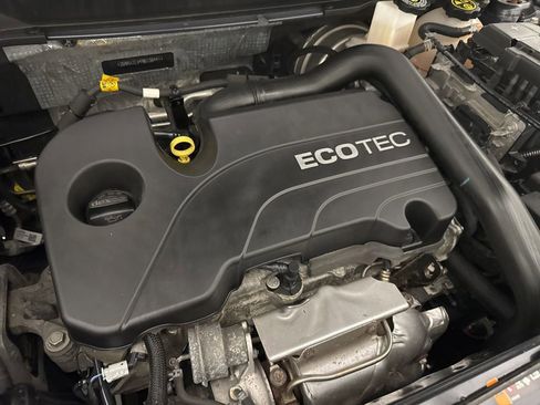 Used 2022 Chevrolet Equinox LT w/ Driver Convenience Package image 44