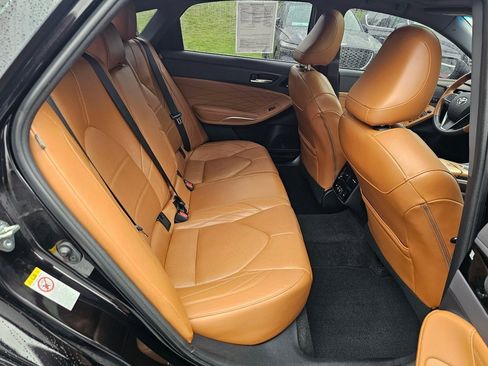 Used 2019 Toyota Avalon Limited w/ Preferred Accessory Package image 27