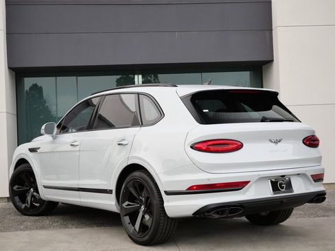 New 2025 Bentley Bentayga image 3
