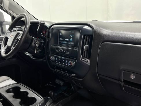 Used 2018 Chevrolet Silverado 2500 W/T image 18