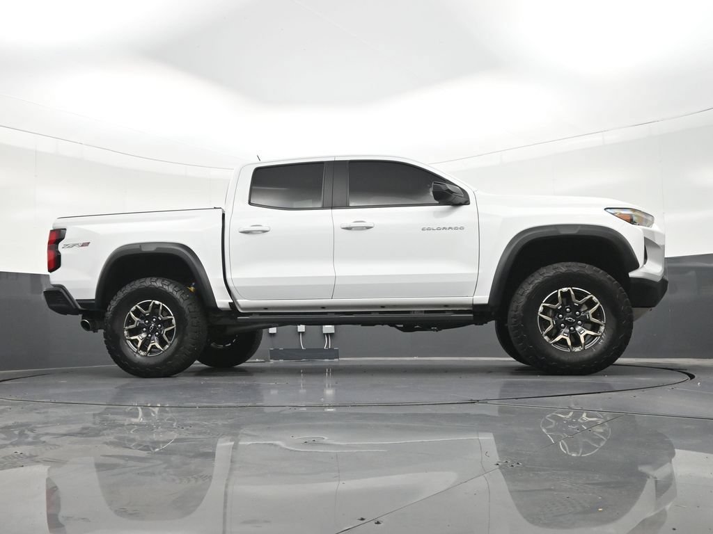 Used 2024 Chevrolet Colorado ZR2 AWD/4WD image 33