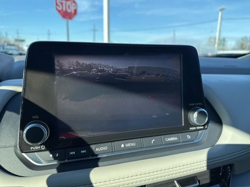 Used 2023 Nissan Rogue SV w/ SV Premium Package image 20