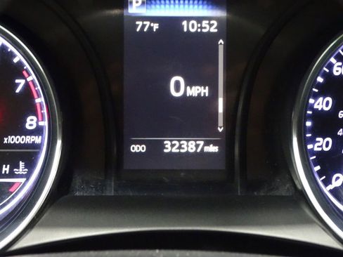 Used 2019 Toyota Camry LE image 40