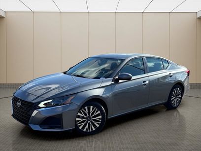Used 2023 Nissan Altima 2.5 SV