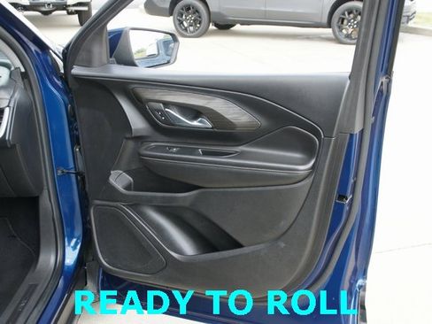 Used 2023 GMC Terrain SLT image 33