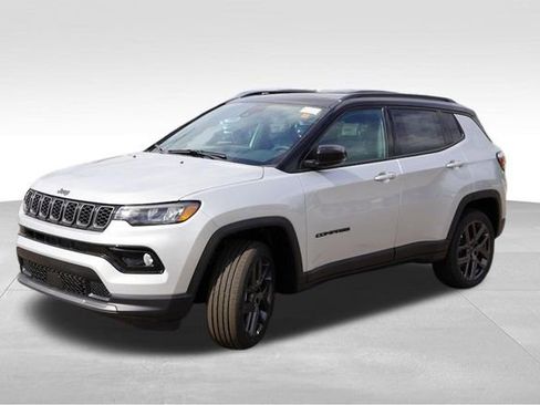 New 2025 Jeep Compass Limited w/ Sun & Sound Group image 7