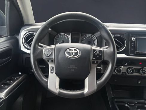 Used 2017 Toyota Tacoma SR5 w/ Tow Package AWD/4WD image 12